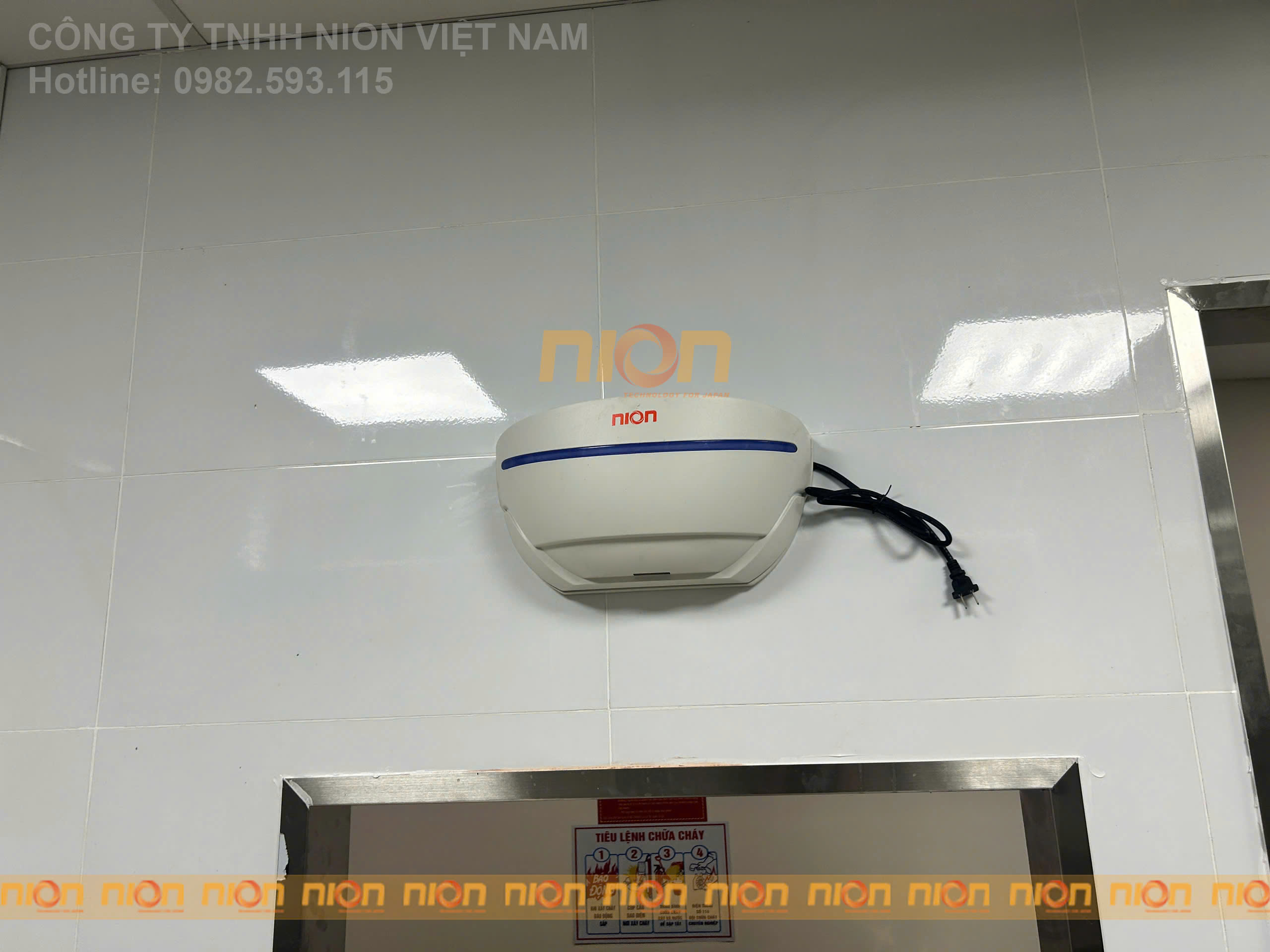 Đèn bắt muỗi
