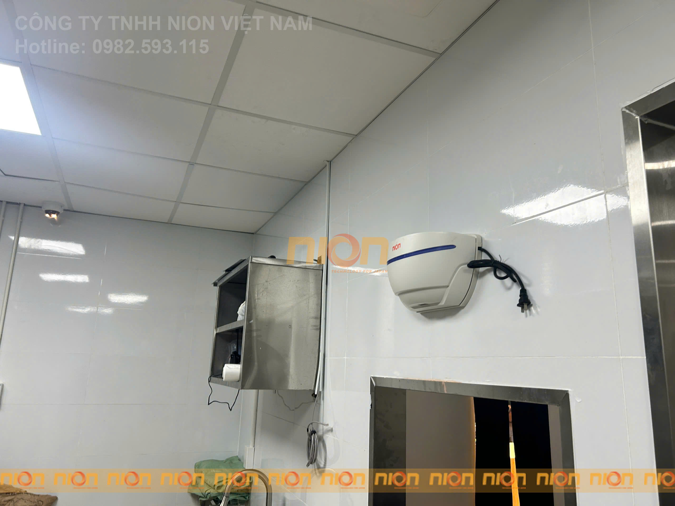 Đèn bắt muỗi