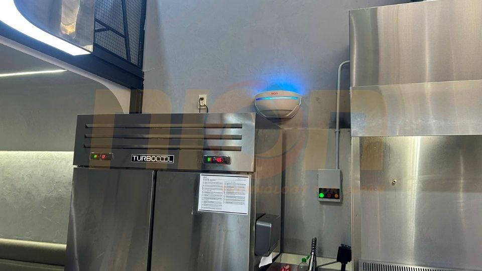 Đèn bắt muỗi Nion C5-18 được nhiều nhà hàng tại TP.HCM tin tưởng