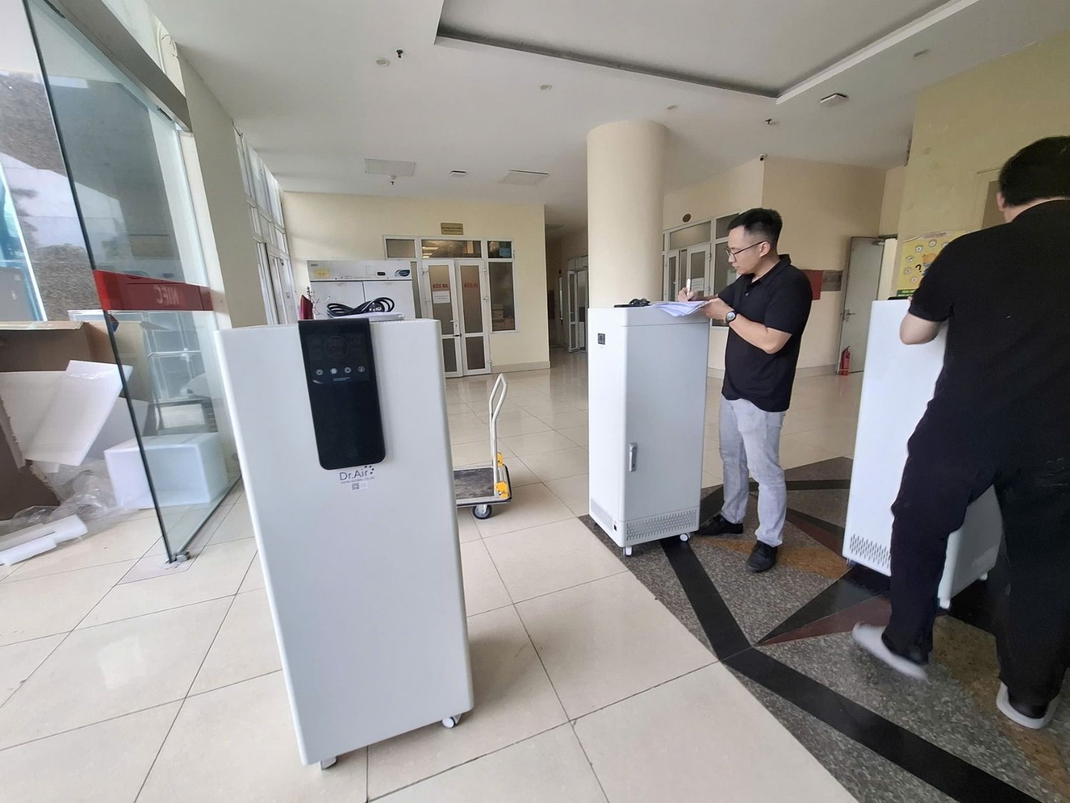 Dr.Air bàn giao 10 máy DF150ESP cho Viện Kiểm nghiệm An toàn vệ sinh thực phẩm Quốc gia