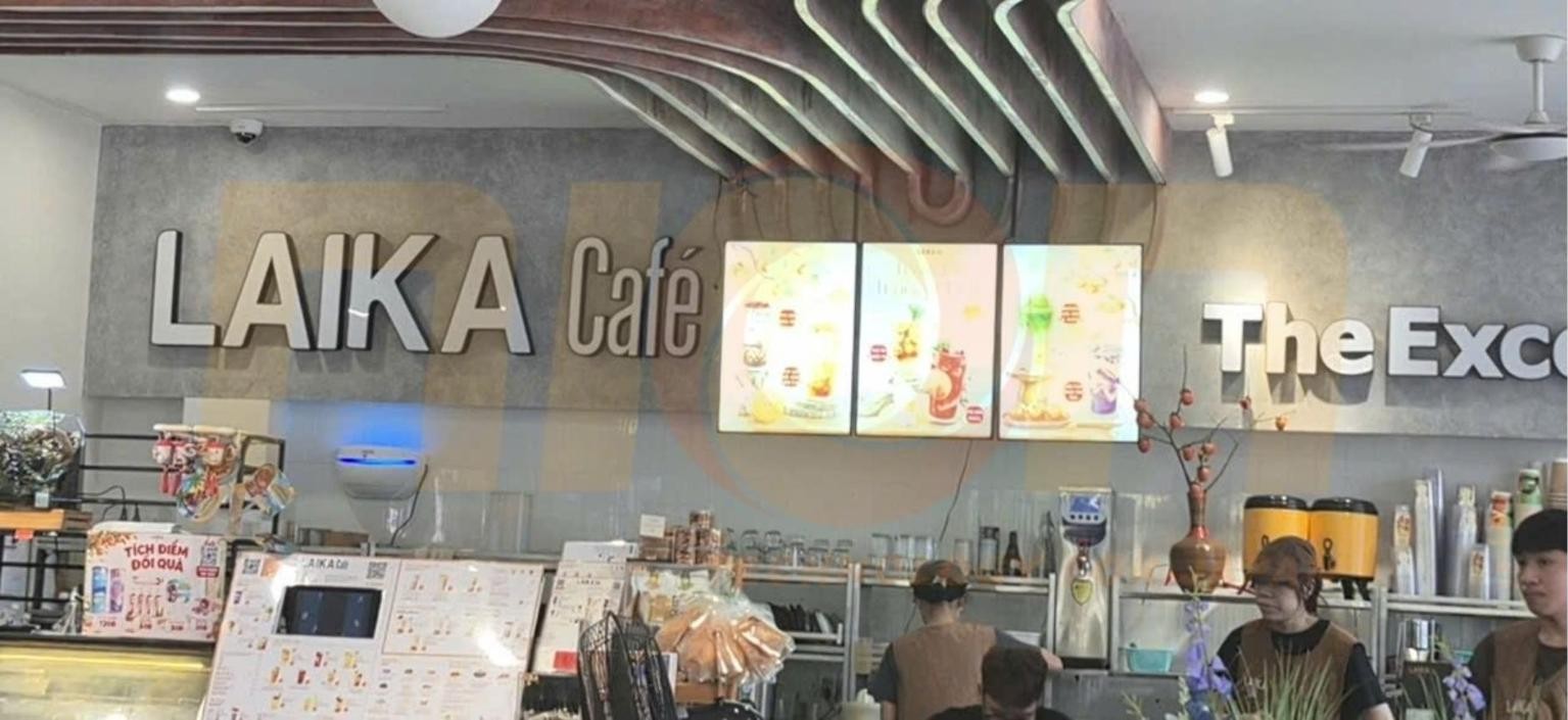 Đèn bắt côn trùng Nion C5-18 gắn tường phía sau quầy pha chế Laika Cafe Khánh Hòa